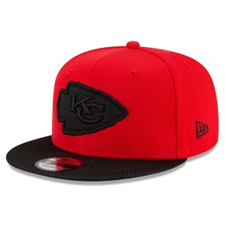 Kansas City Chiefs Red Black 2021 NFL Sideline Road 9FIFTY Snapback Hat