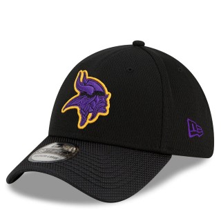 Minnesota Vikings Black 2021 NFL Sideline Road 39THIRTY Hat