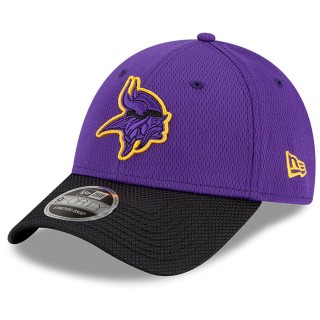 Minnesota Vikings Purple Black 2021 NFL Sideline Road 9FORTY Adjustable Hat