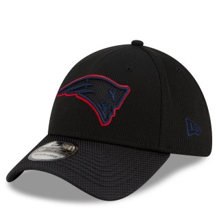New England Patriots Black 2021 NFL Sideline Road 39THIRTY Hat