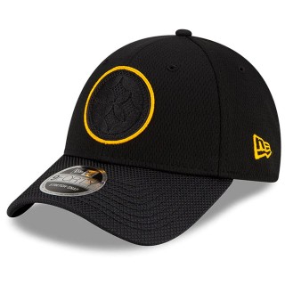 Pittsburgh Steelers Black 2021 NFL Sideline Road 9FORTY Adjustable Hat