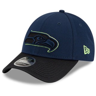 Seattle Seahawks College Navy Black 2021 NFL Sideline Road 9FORTY Adjustable Hat