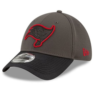 Tampa Bay Buccaneers Pewter Black 2021 NFL Sideline Road 39THIRTY Hat
