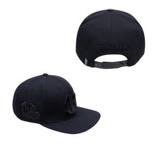 Men's Cincinnati Bengals Pro Standard Triple Black Snapback Hat